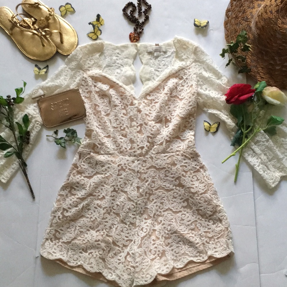 ❤LC Lauren Conrad Romper❤i1❤